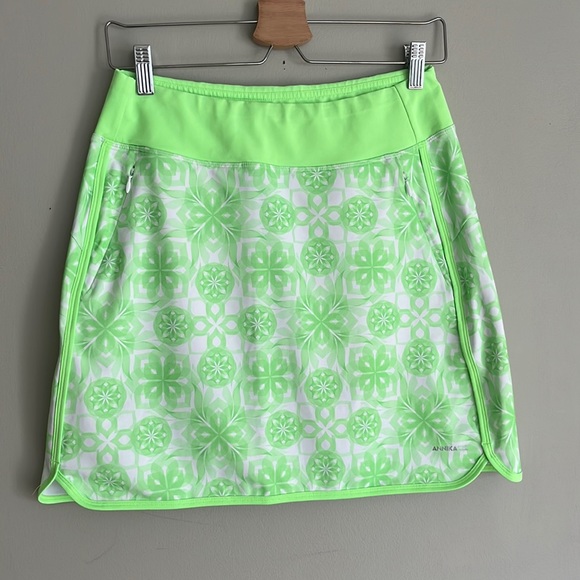 💰3 for $40 💰 Cutter & Buck Neon Green Golf Skirt - Picture 1 of 5